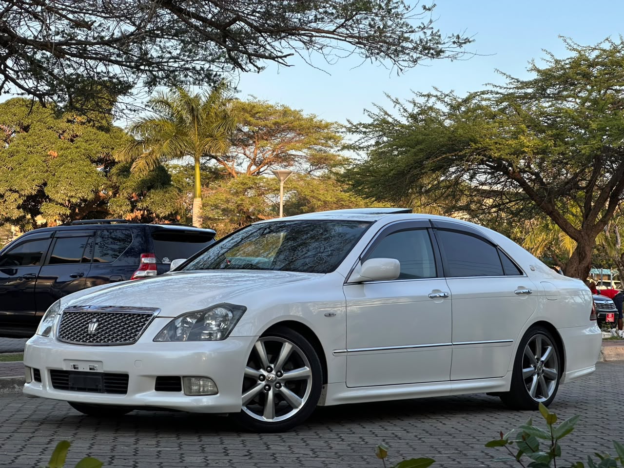 Toyota Crown Athletes thumbnail 3